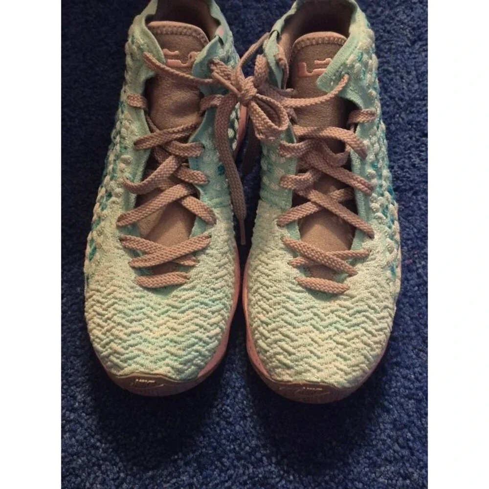 Nike LeBron 17GS Women's 'South Beach' Basketball Sneakers  size 6.5y